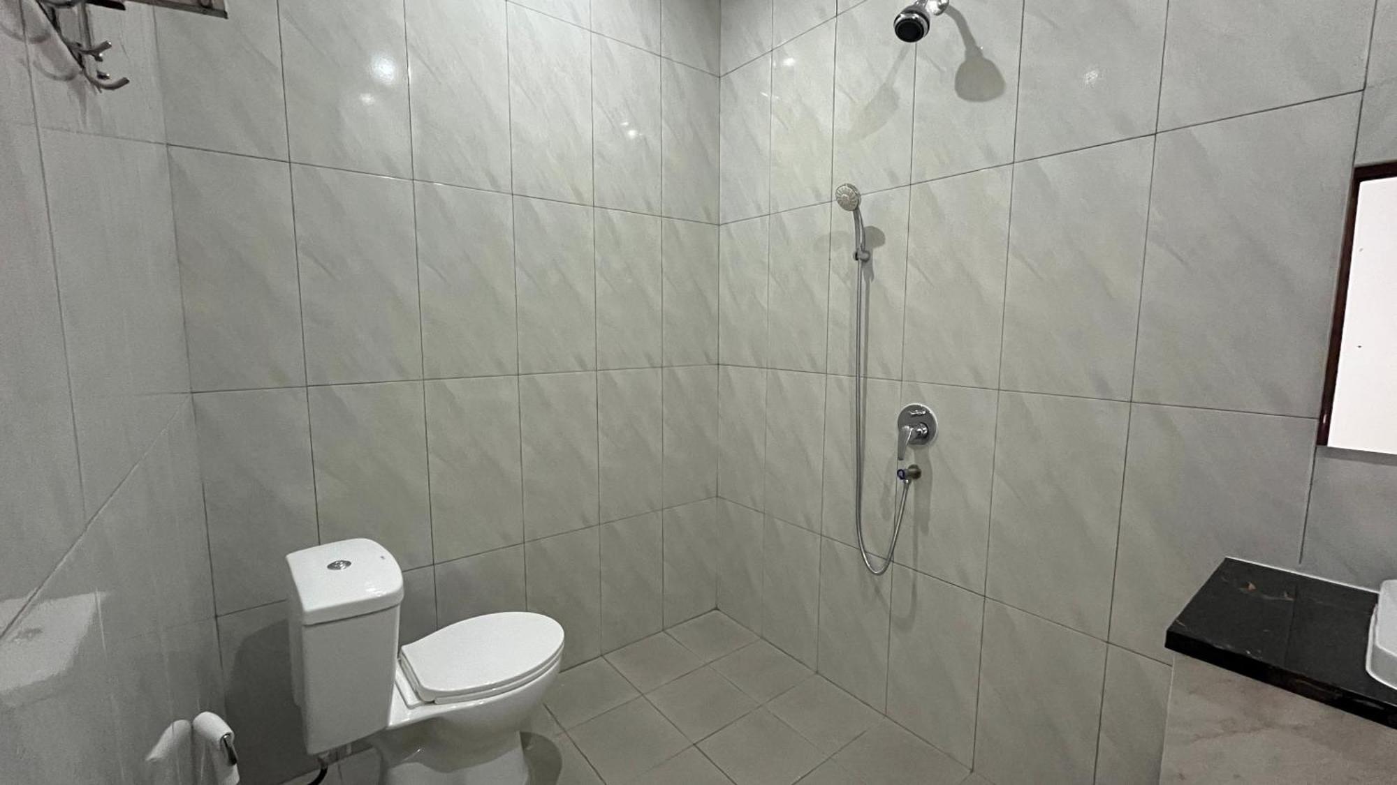 Reddoorz Premium At Jalan Diponegoro Lampung Hotel Bandar Lampung Exterior photo